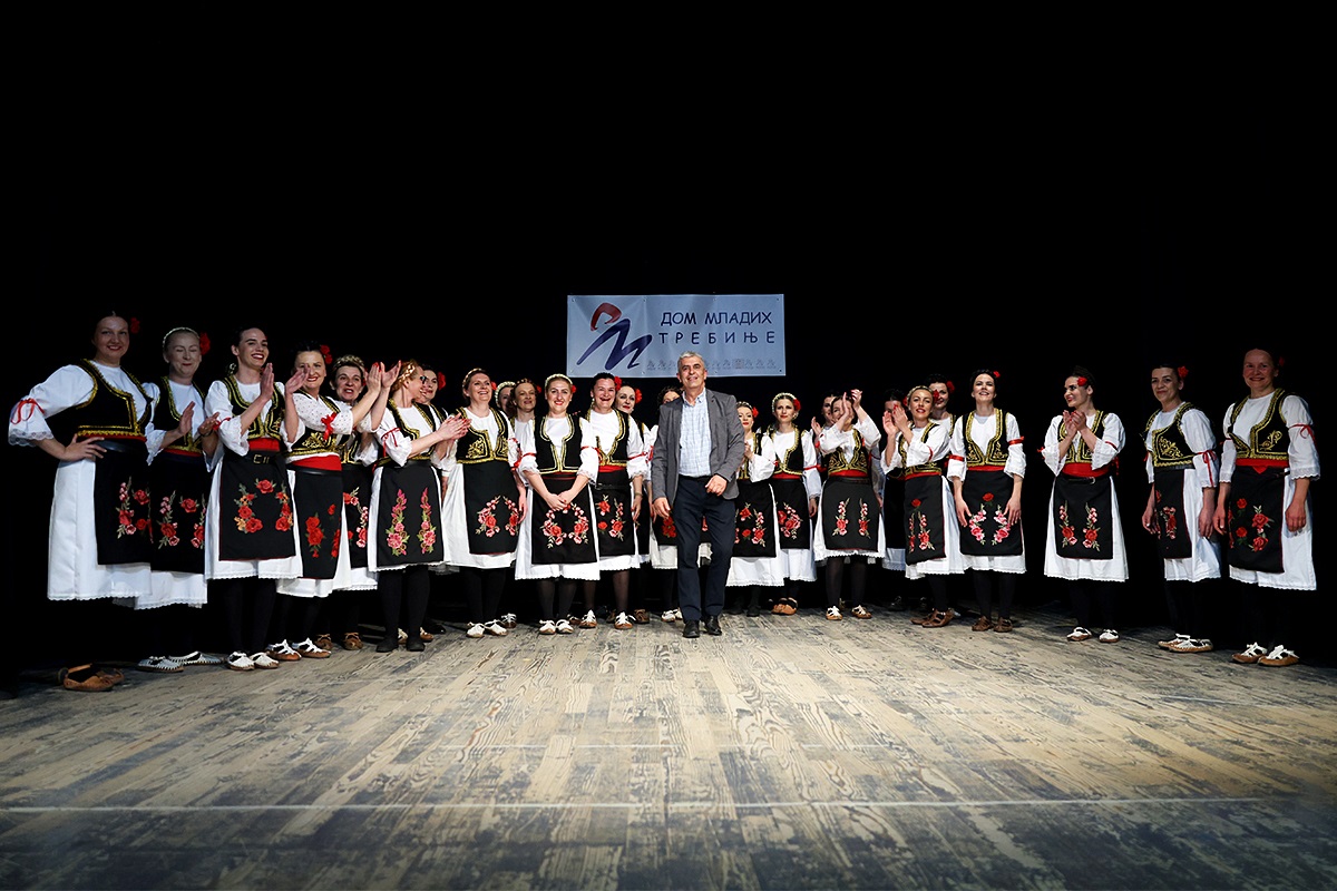 Вече традиције и игре: Први годишњи концерт Фолклорно – рекреативне групе Дома младих