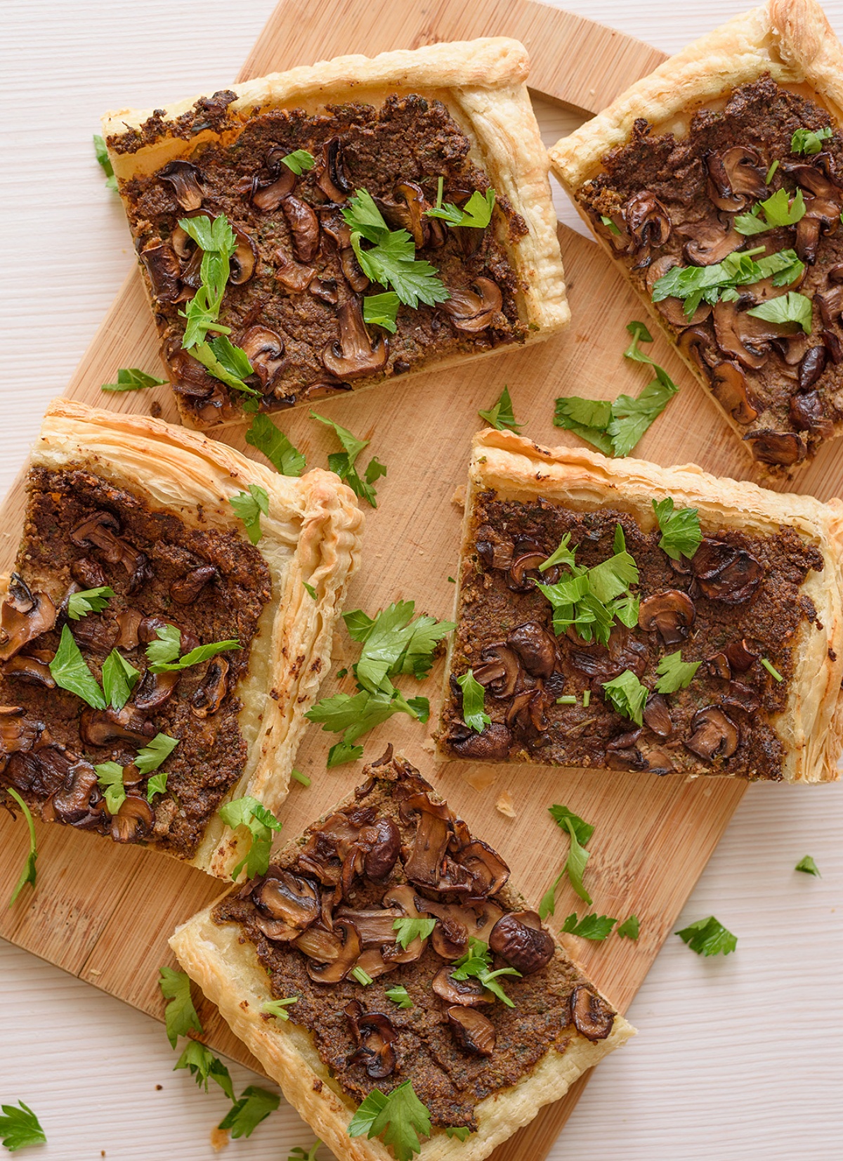 Lisnato tjesto sa pestom od gljiva i oraha.jpg (981 KB)