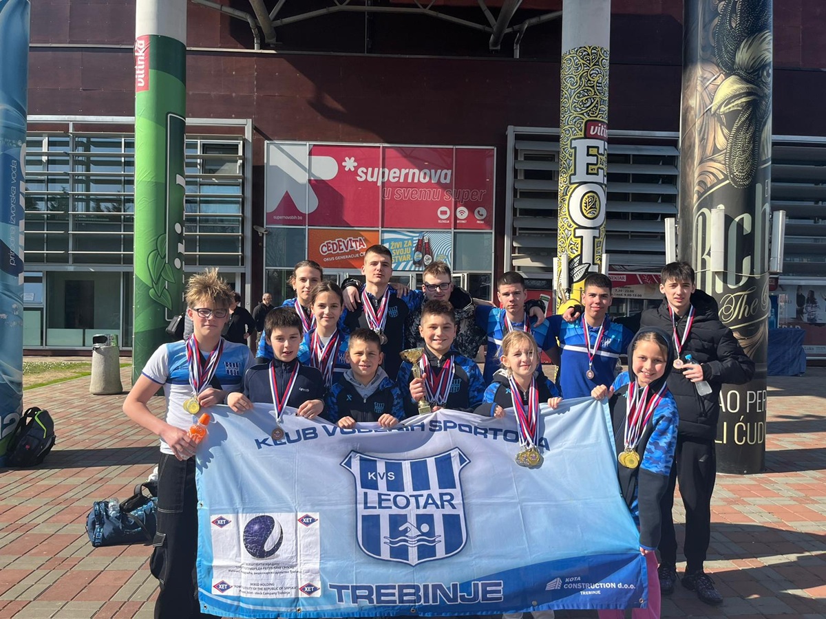 Пехар и прегршт медаља за пливаче КВС „ЛЕОТАР“