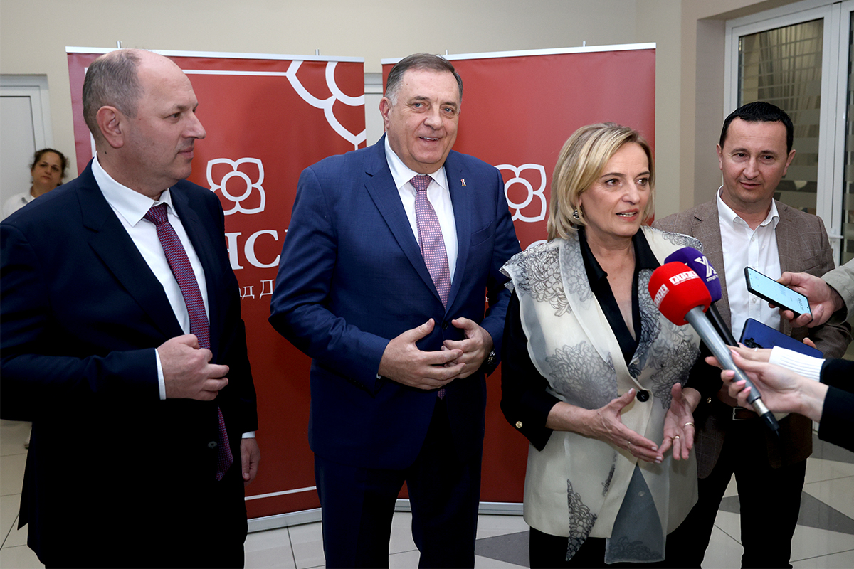 Додик: Српска снажна колико су јаке породице и жене