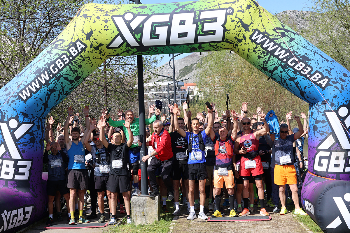 Vertikal.jpg (1.31 MB)