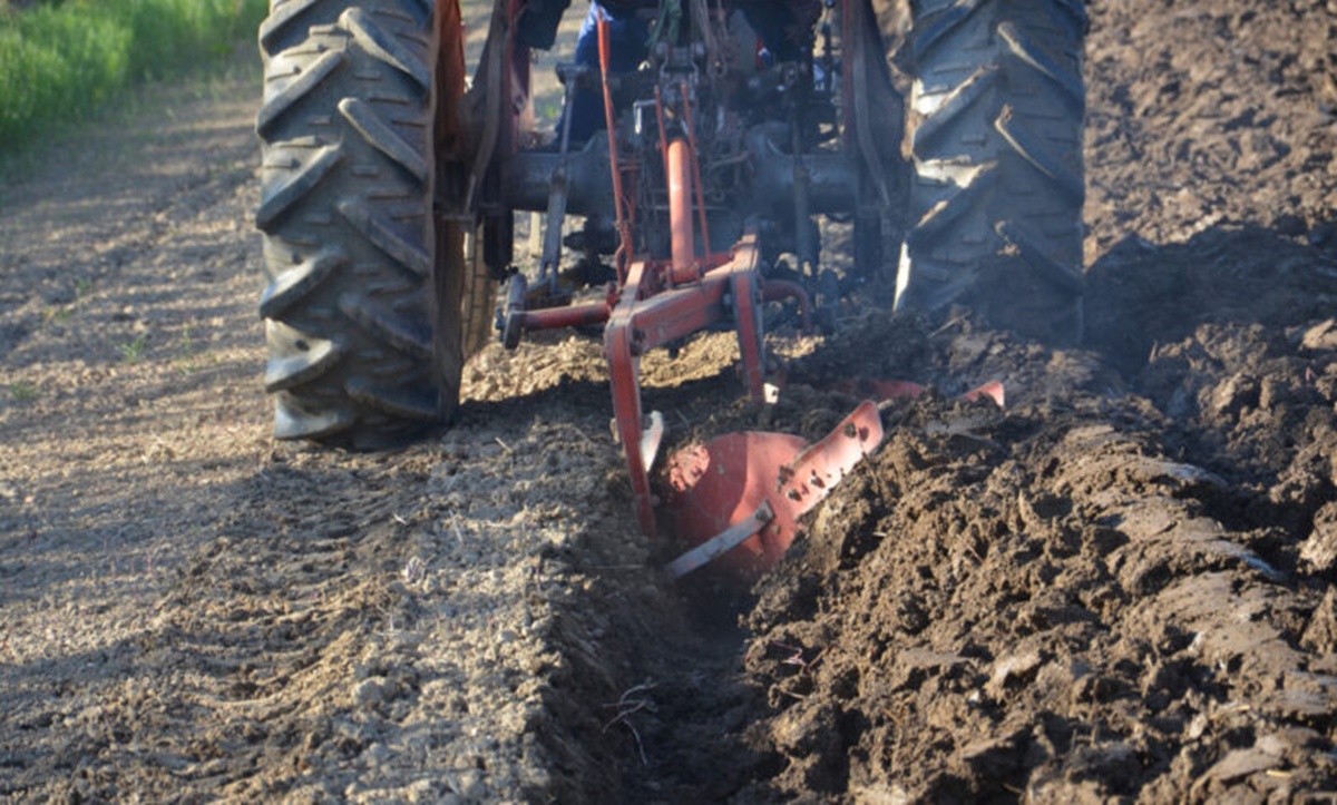 Прољеће покренуло домаћине: У току припреме земљишта и набавка сјемена