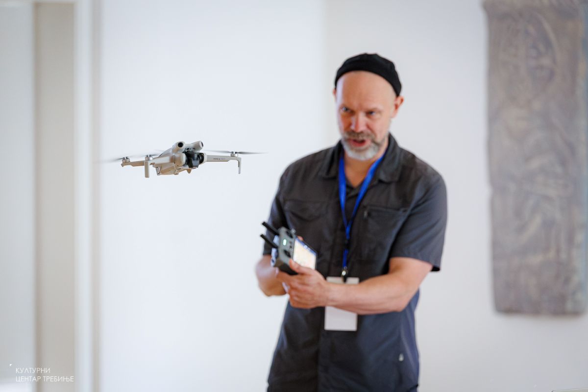 JOV_5782.jpg (52 KB)