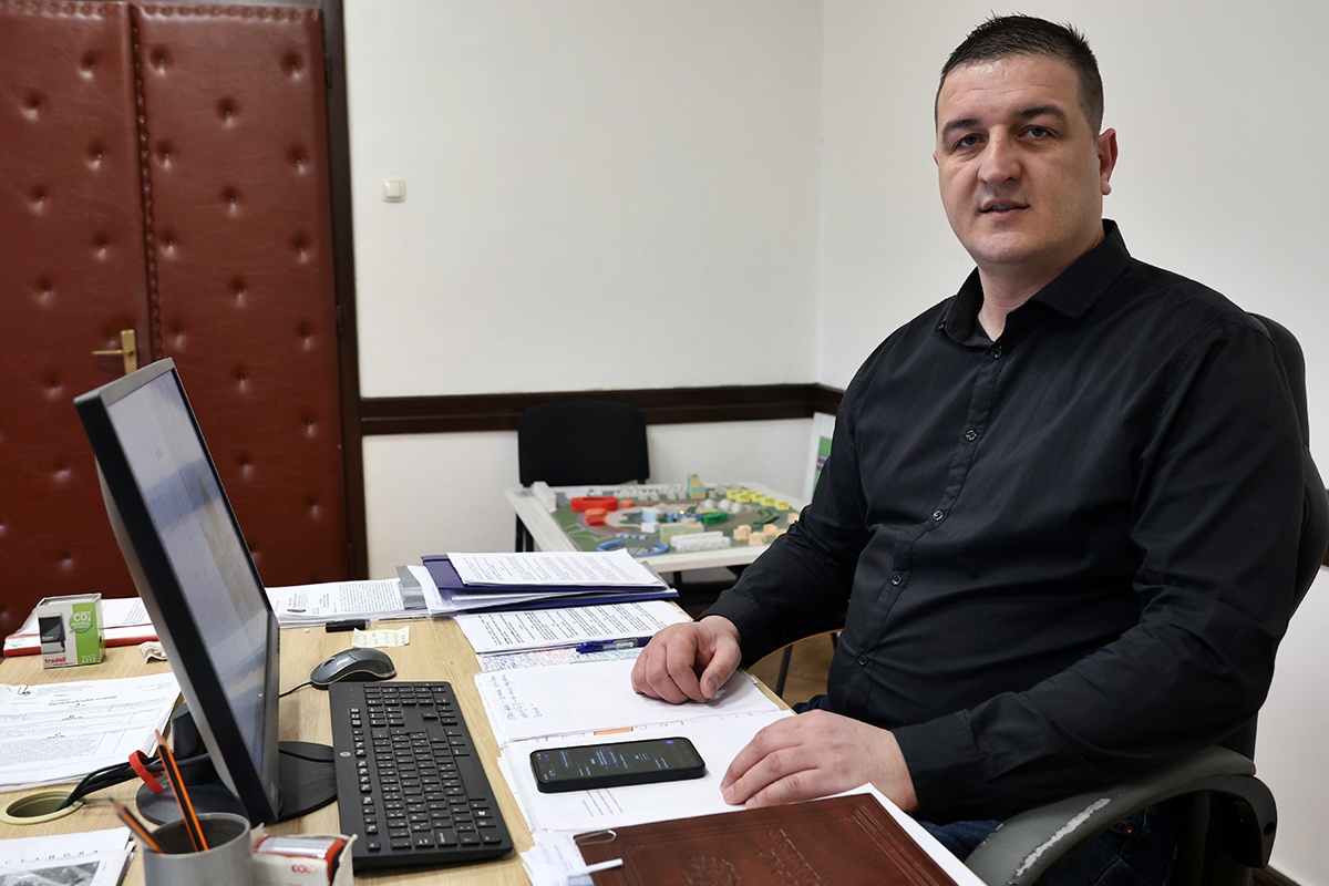 „Сриједом о свему“: Синиша Вучуревић о инфраструктурним улагањима и плановима за 2026. годину (АУДИО)