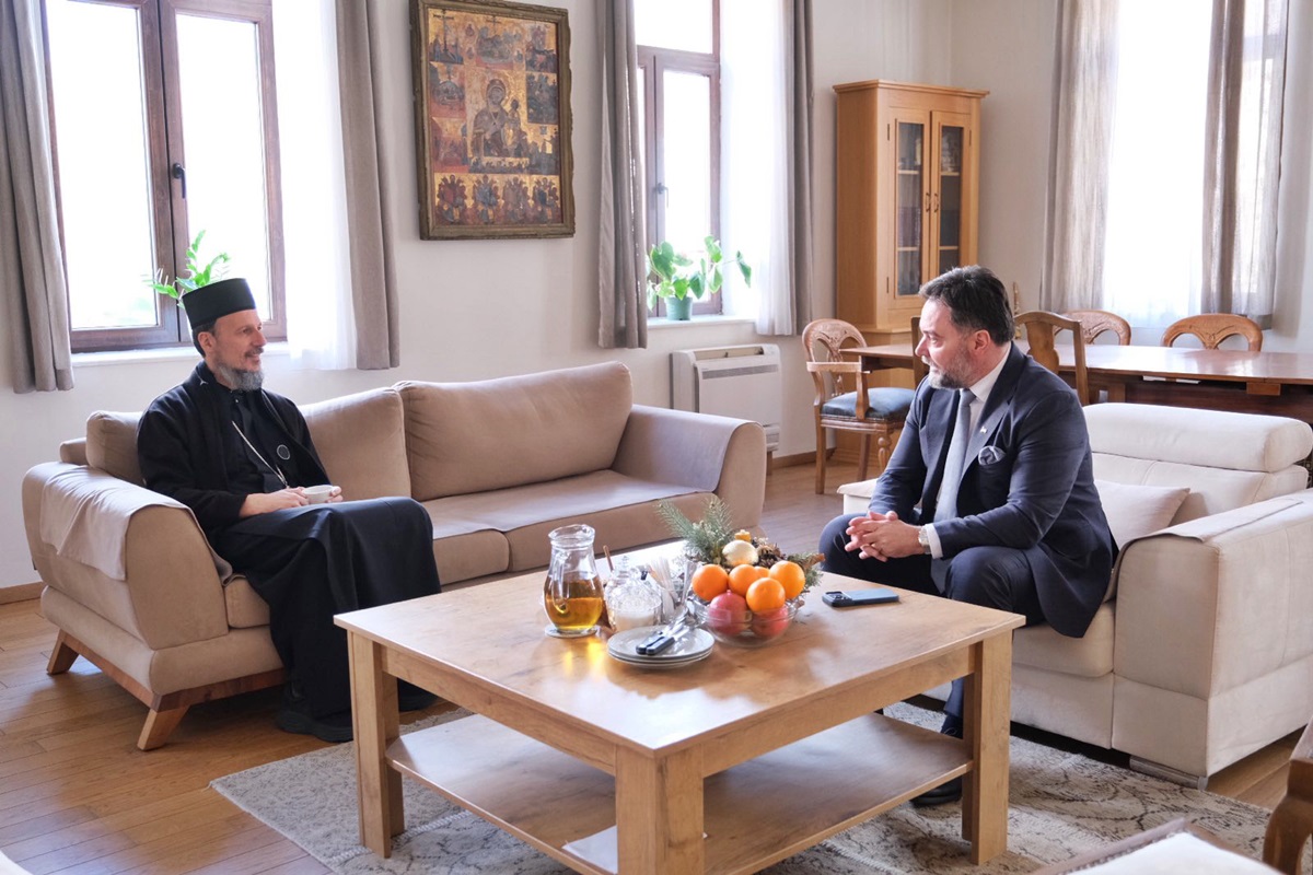 Кошарац: Затражити хитна и конкретна рјешења за проблем отимања српске имовине