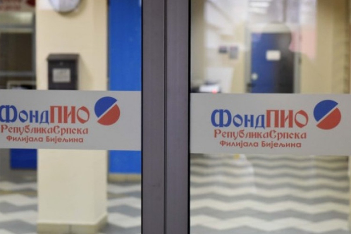 fond-pio.jpg (143 KB)