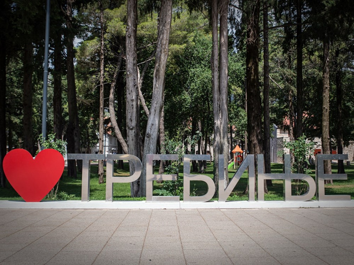 trebinje.jpg (447 KB)