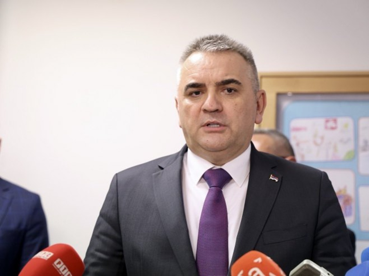 Minić čestitao Dan Republike i Dan boraca