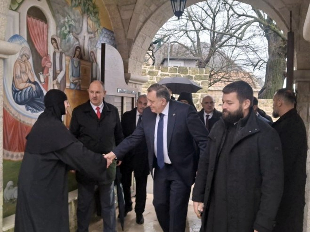Dodik u Mrkonjićima, dočekuje predsjednika Srbije