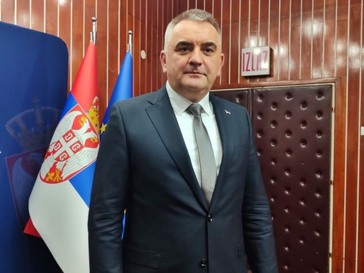 Минић: Врата за разговор са мљекарима су отворена, али без притисака и пријетњи