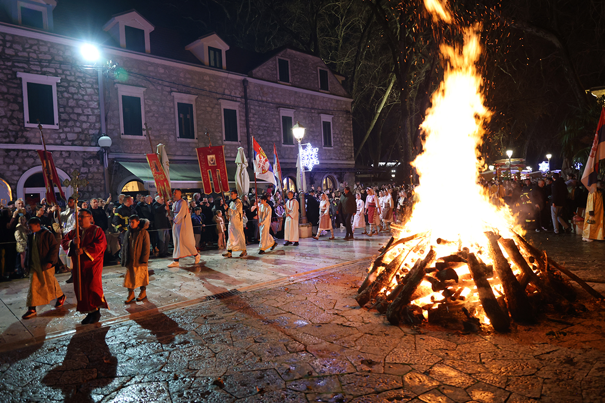 Badnjak 10.jpg (1.03 MB)