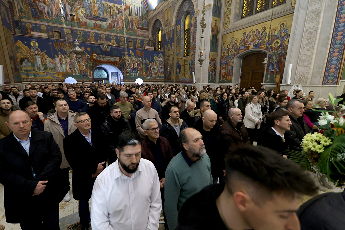 Bozic jutarnja.jpg (903 KB)