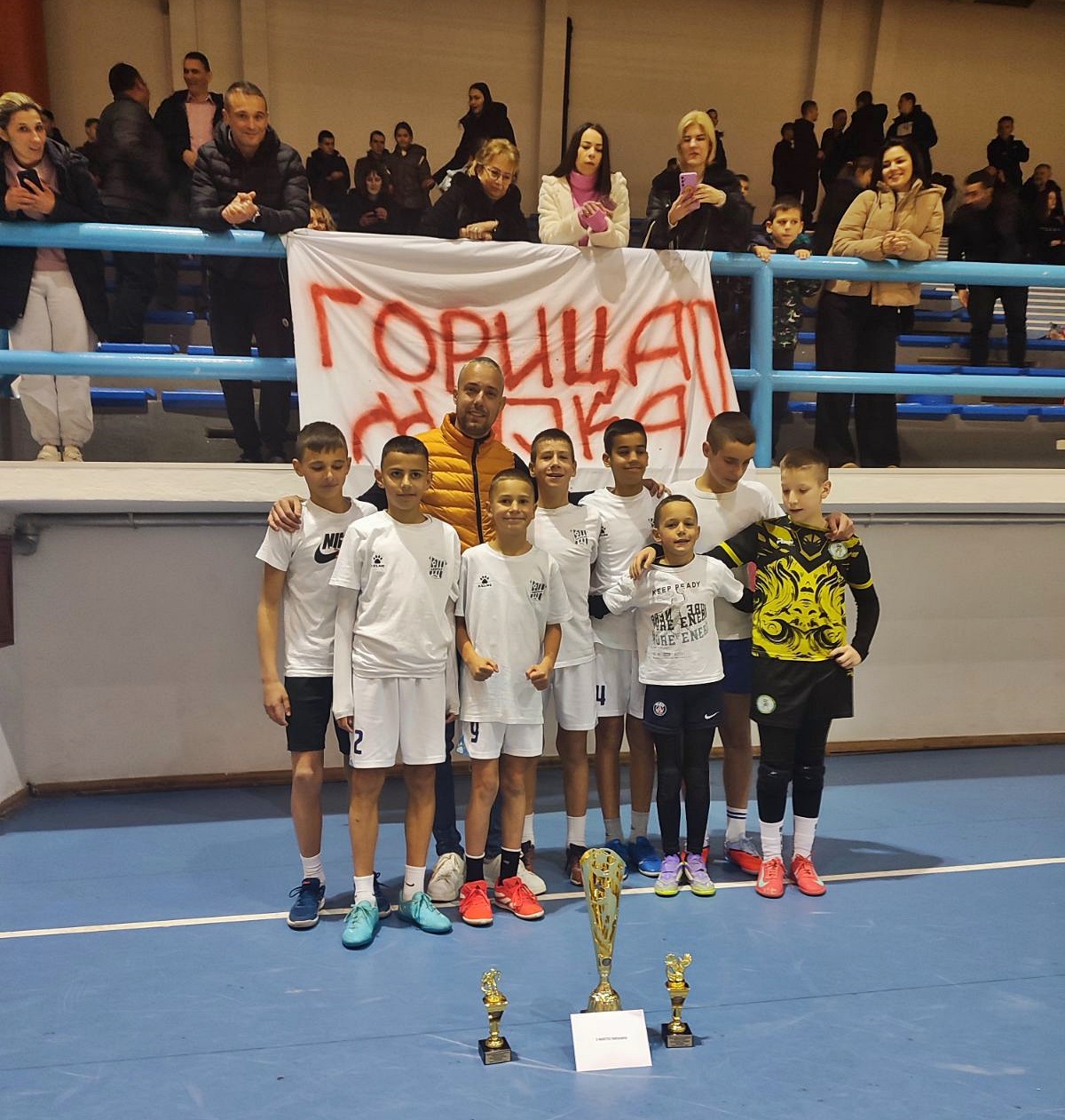 IMG_1920.JPG (409 KB)