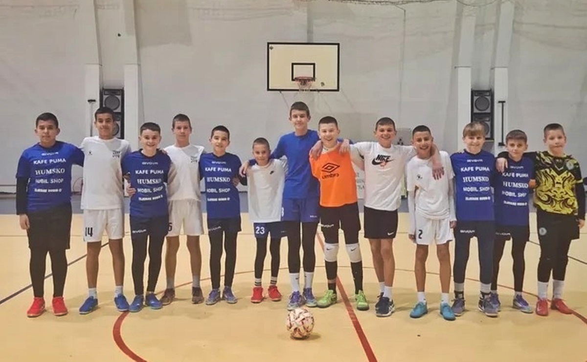 IMG_1922.JPG (196 KB)