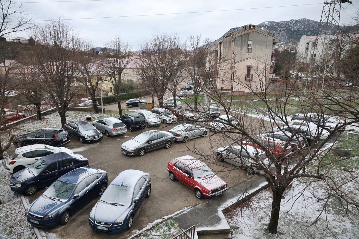 У Требињу јутрос снијег, температура минус један