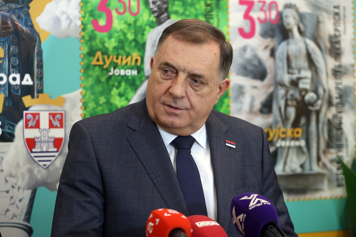 J32A2105.JPG (310 KB)