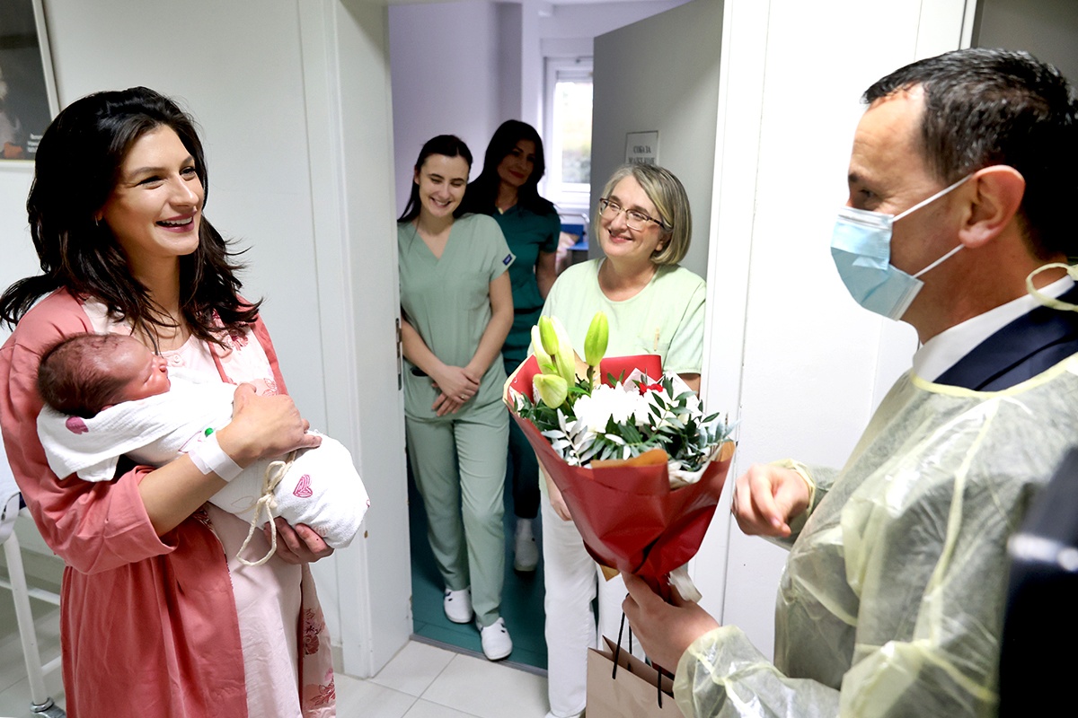 Prva beba.jpg (302 KB)