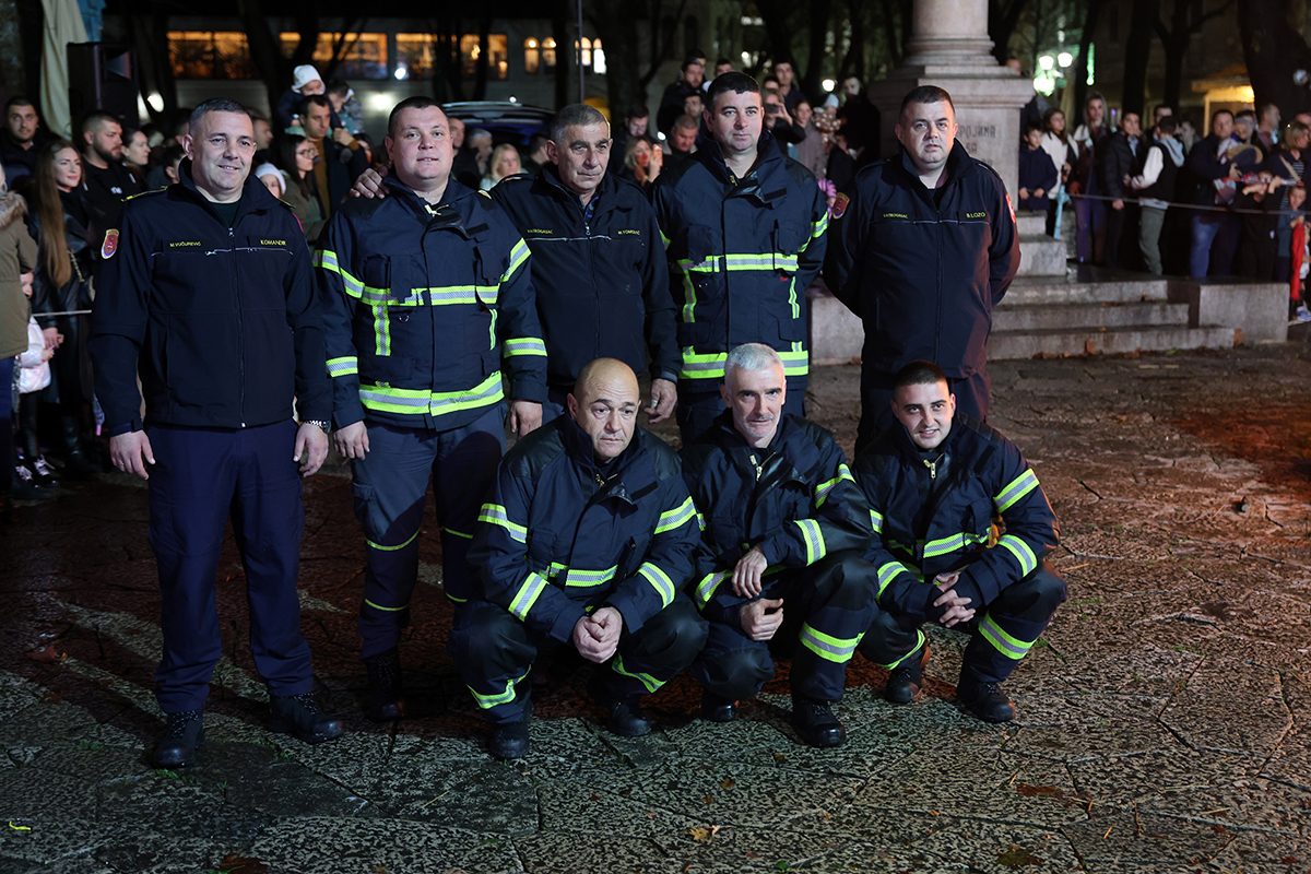 badnjak 9.jpg (946 KB)