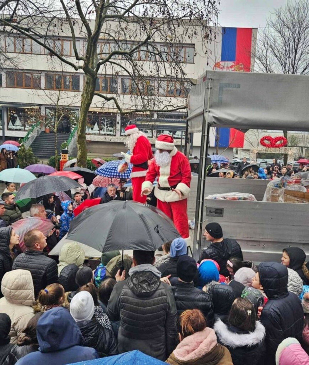 slo-868x1024.jpg (551 KB)