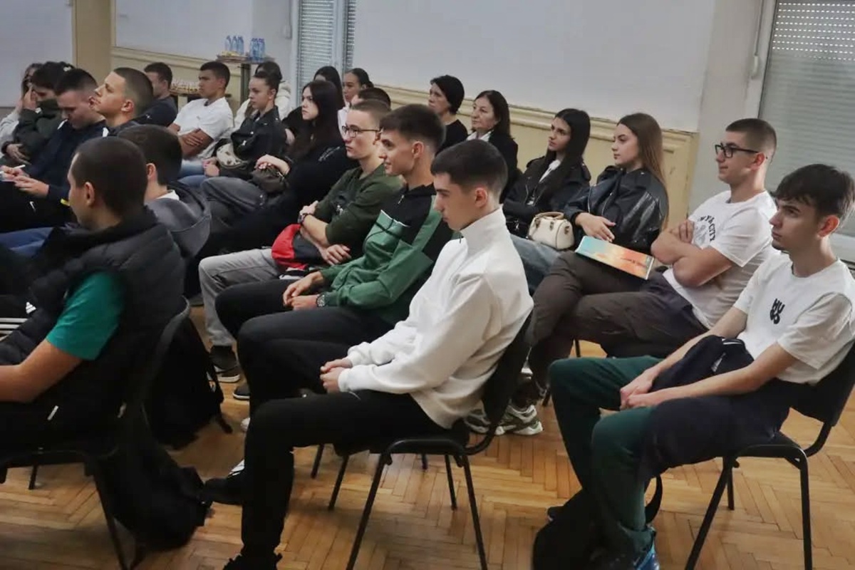 830612745_18097980974564982_4251662149325616515_n.jpg (238 KB)