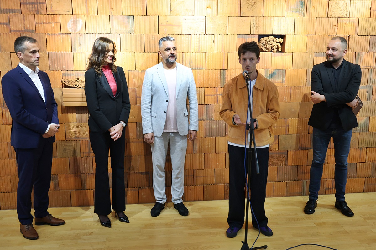 Taktilna studija 4.jpg (344 KB)