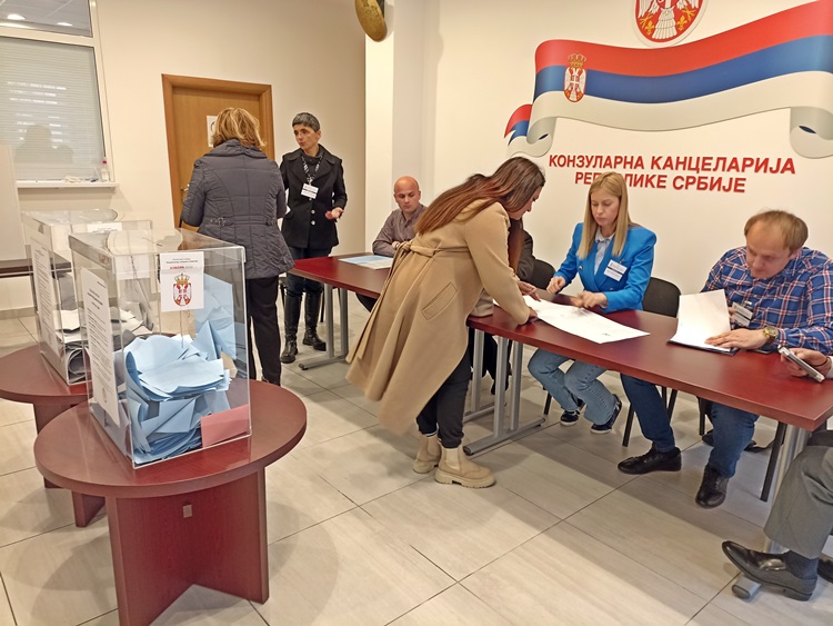 У Требињу гласало 94 осто бирача