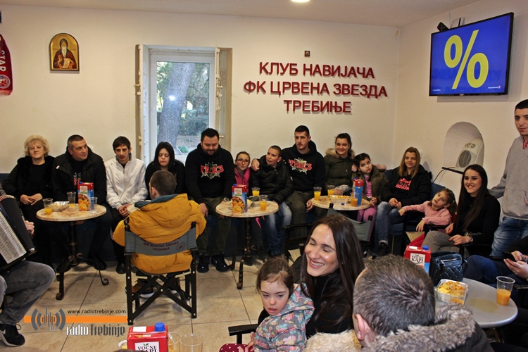 Требињске делије даровале пакетићима дјецу из удружења 