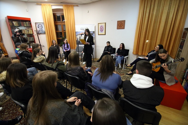  Narodna biblioteka: Organizovano poetsko veče povodom Svjetskog dana poezije