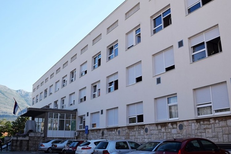 Из Америке стигао замјенски уређај за ПЦР тестирање у требињску Болницу